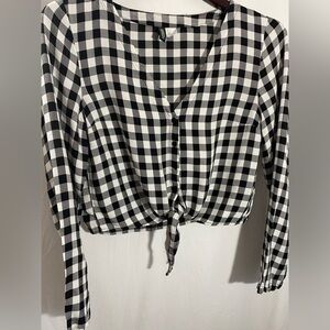 4 for $25 💜DIVIDED by H&M Gingham Tie Front Black/White Top Long Sleeves Size S